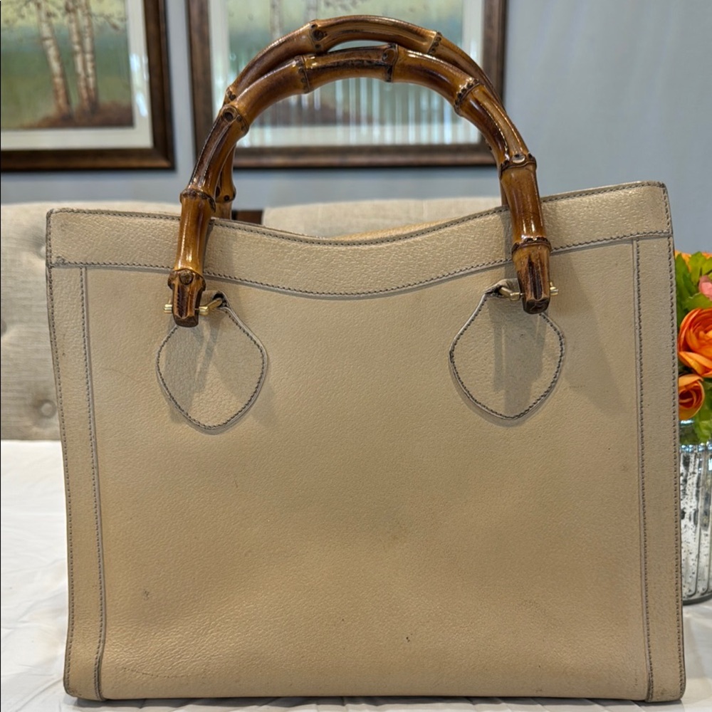 Authentic Gucci Beige Leather Tote Bag with Bamboo Handles - Picture 3 of 14